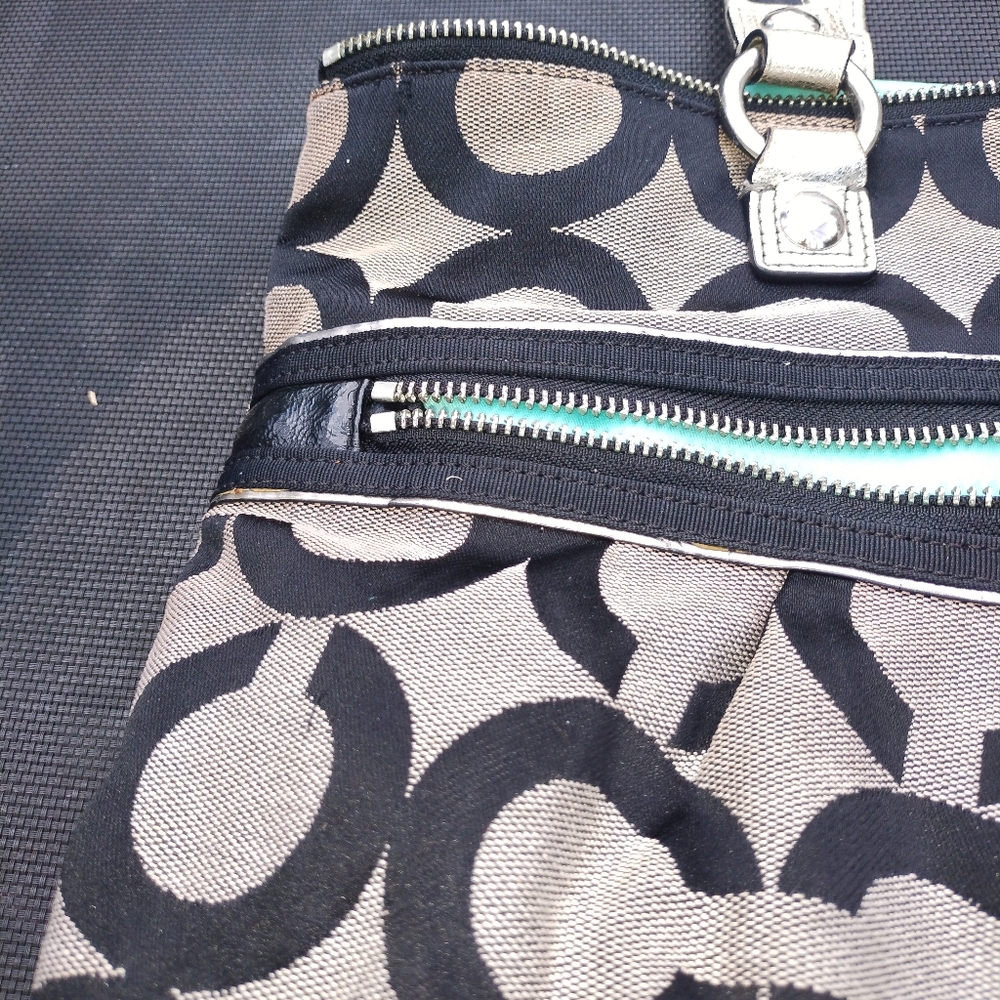 Coach Brown Khaki Poppy Jacquard Tote Satchel Comes With Cleaner. GUC OBO - Picture 6 of 13